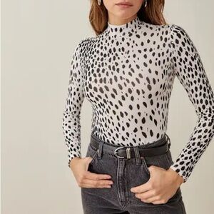 Reformation Bailey Knit Top Long Sleeve Mock Neck Stretch Cheetah Spot Sz S